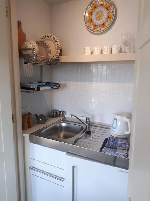 브리드포트 No. 27'S Self-Catering Flat For A Memorable Break. 아파트 외부 사진