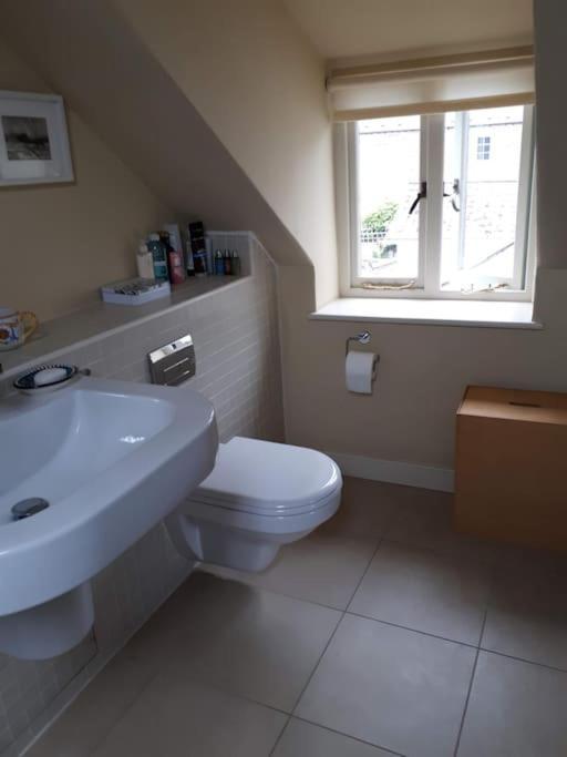 브리드포트 No. 27'S Self-Catering Flat For A Memorable Break. 아파트 외부 사진
